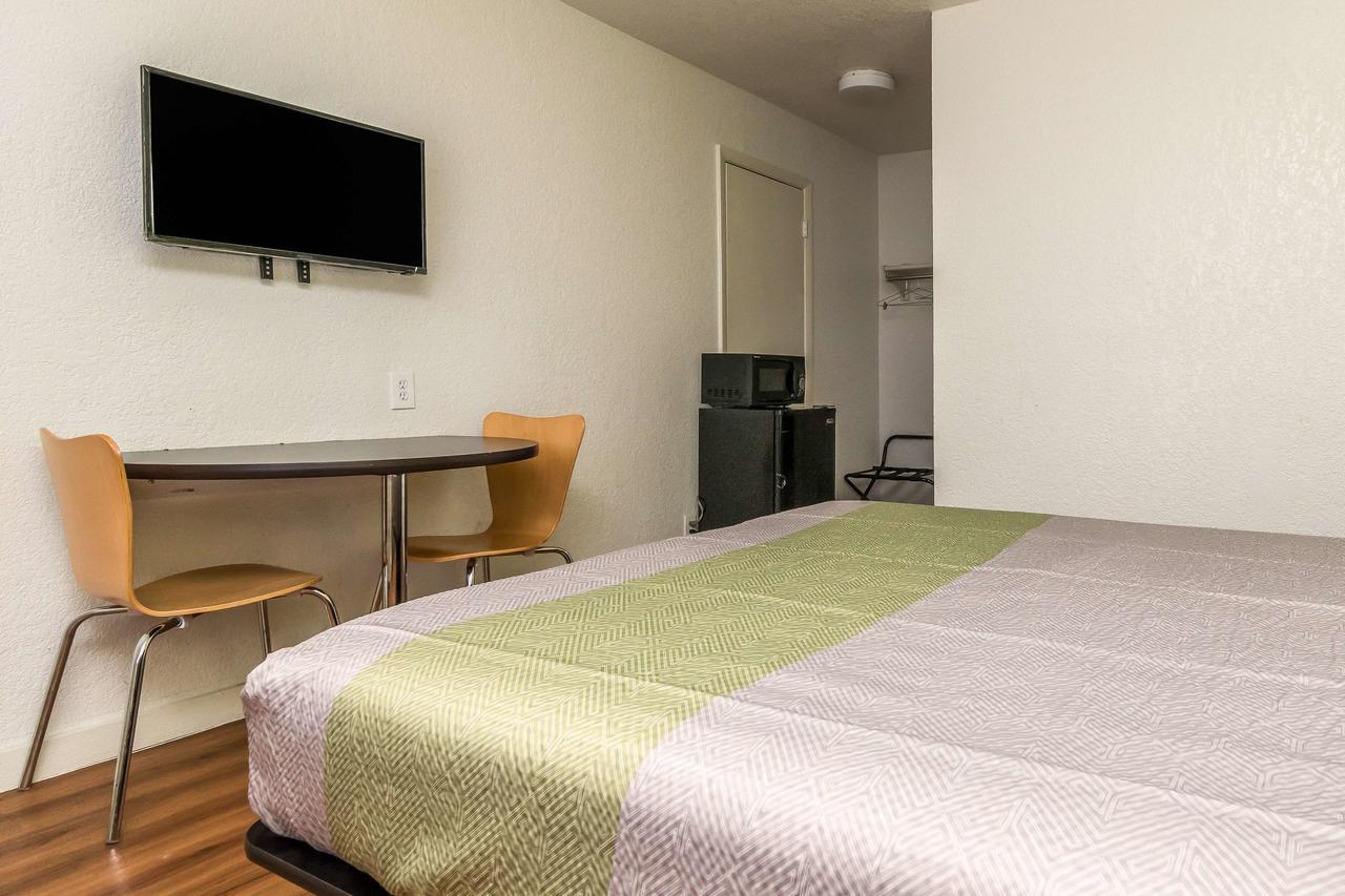 Motel 6 Fort Worth North Haltom City Exteriér fotografie