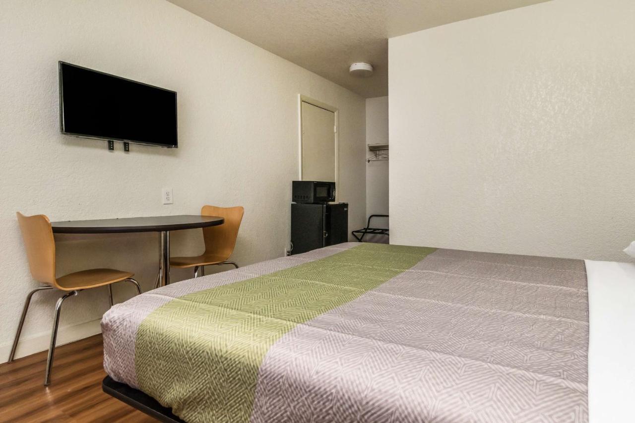 Motel 6 Fort Worth North Haltom City Exteriér fotografie